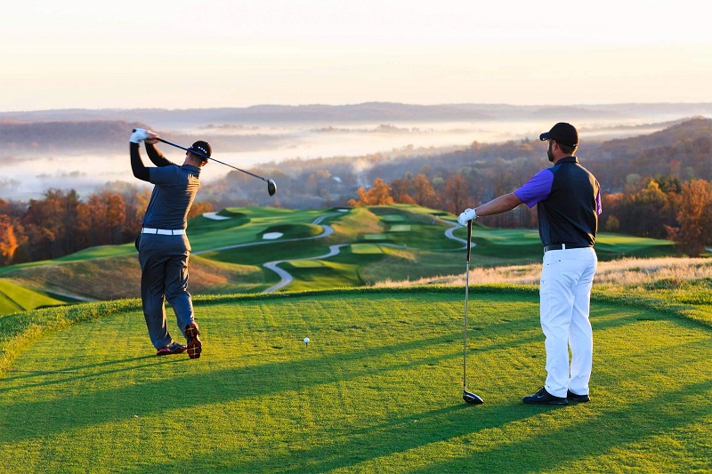 Top 10 Dụng Cụ Chơi Golf Cơ Bản Bạn Cần Có