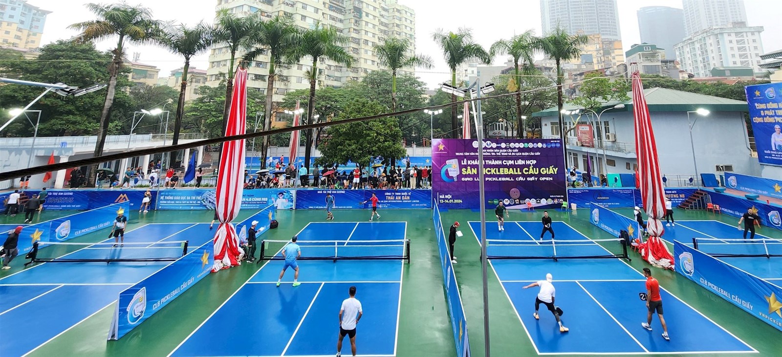 Thi Cống Sân Pickleball