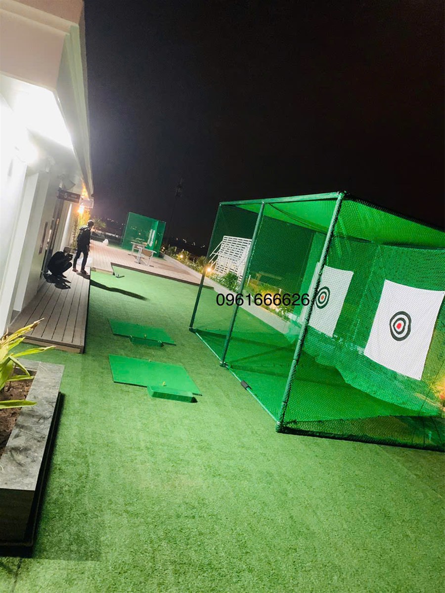Hoàn thiện bộ khung lưới tập golf trên sân thượng
