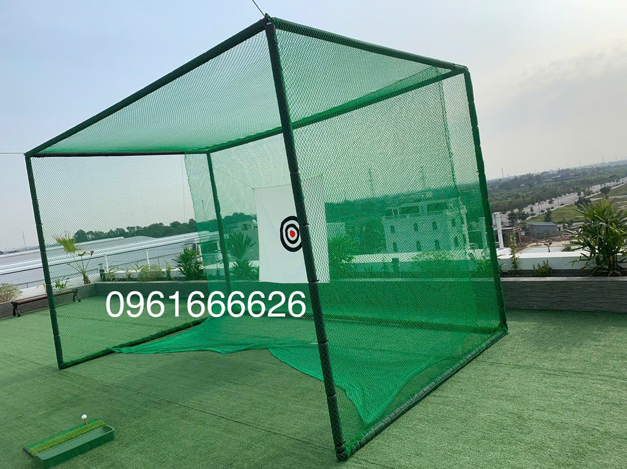 Hoàn thiện bộ khung lưới tập golf trên sân thượng