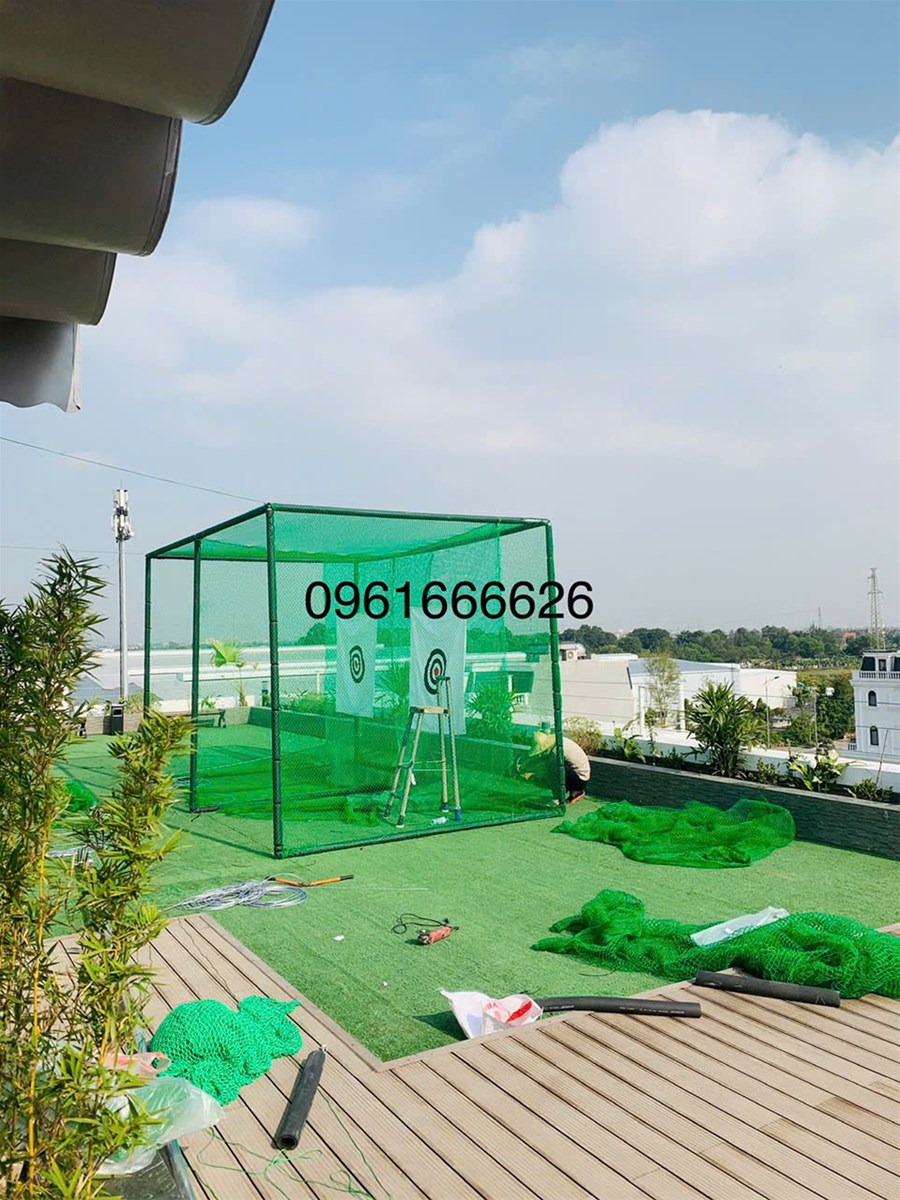 Hoàn thiện bộ khung lưới tập golf trên sân thượng