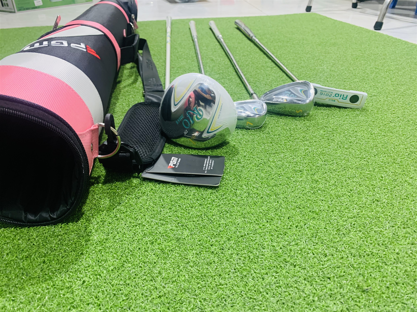 Bộ gậy golf nữ PGM New